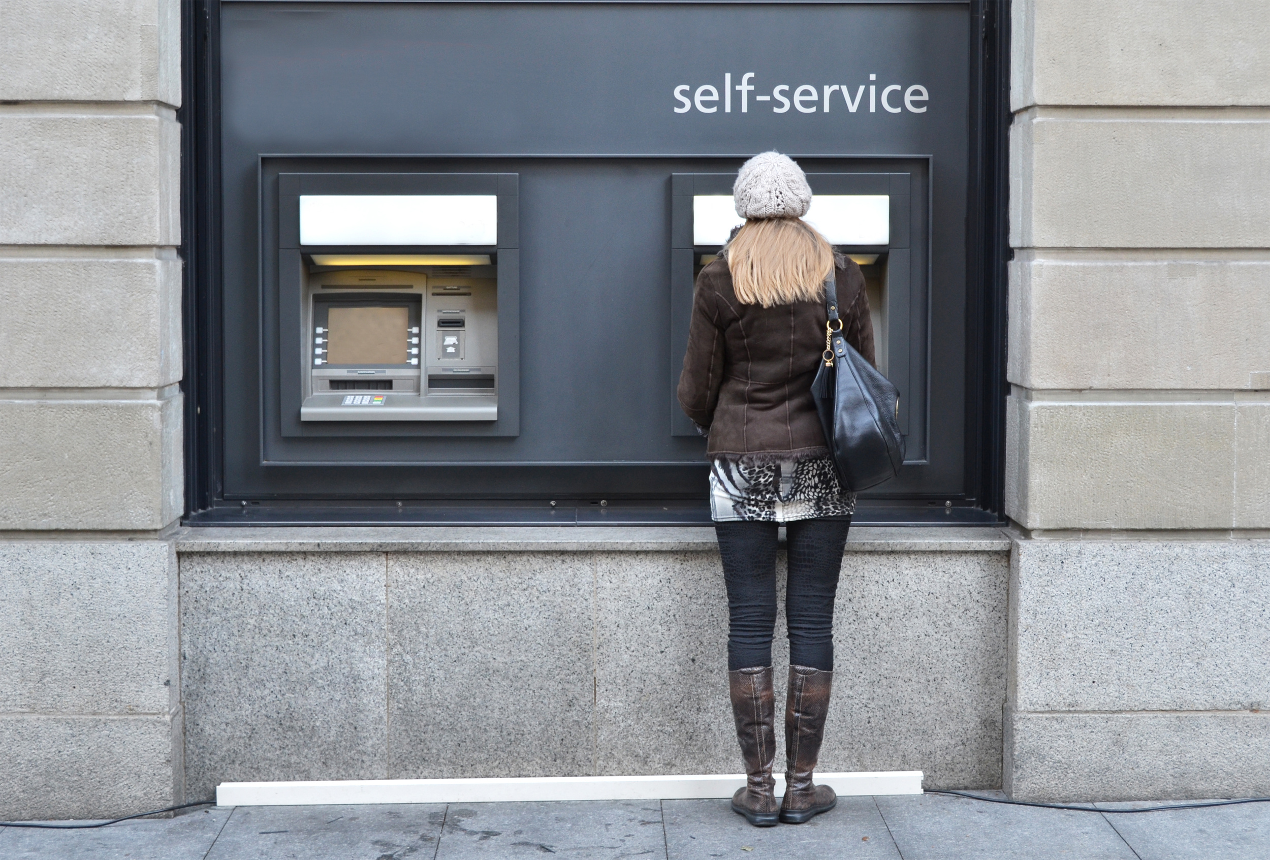 girl at atm